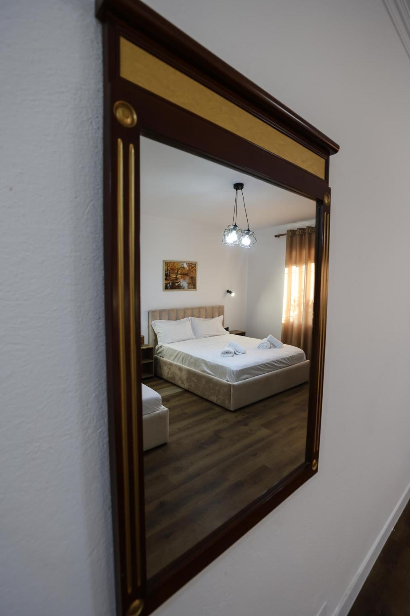 Vila Alizee Hotel Tirana Exterior foto